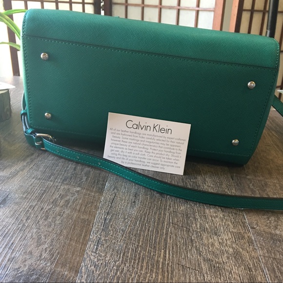 CALVIN KLEIN TURQUOISE PURSE - Picture 6 of 8